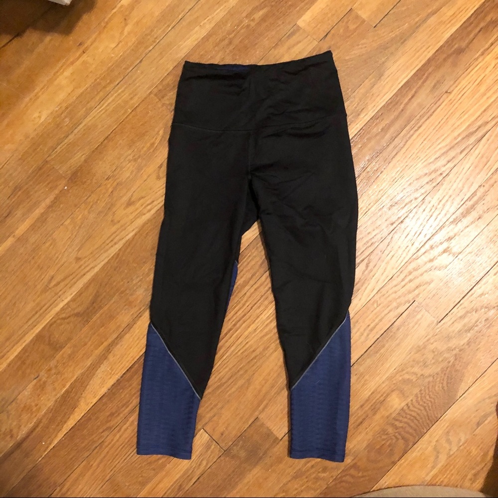 VICTORIAS Secret Sport Black/Blue Capri Legging XS